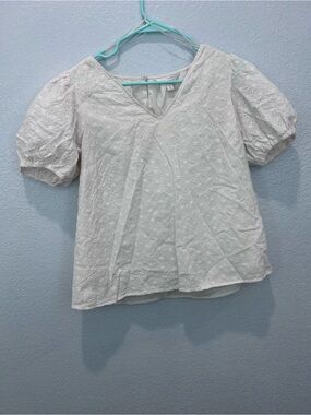 LC Lauren Conrad White Eyelet V-Neck Puff Sleeve Blouse